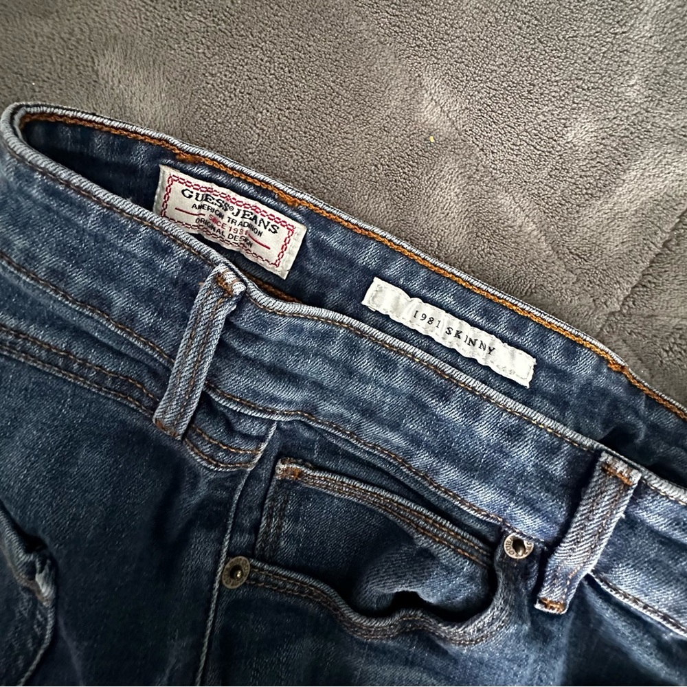Guess High Rise Skinny Jeans - Picture 4 of 5